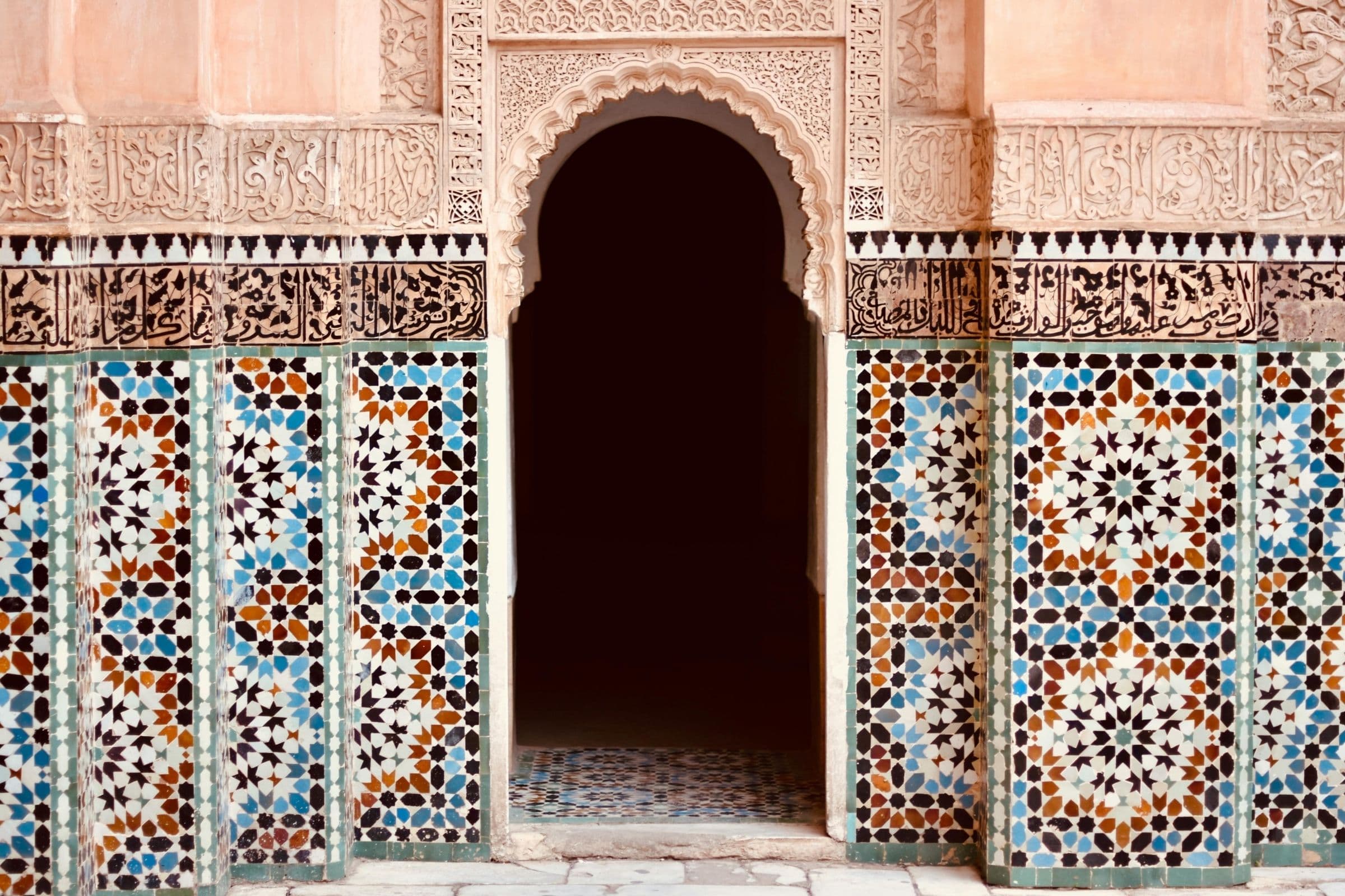 Marrakech entre architecture, patios et lumière